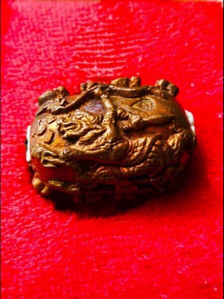 ลูกอมสะกดหนุมานแผลงฤทธิ์ หลวงพ่อสาคร วัดหนองกรับ อุดผงพรายกุมาร ฝังตะกรุดเงิน รุ่น ไตรมาสพิเศษ 