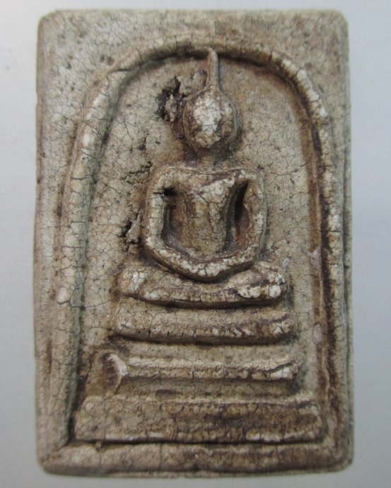 ๒๐ พระสมเด็จหลังตัวหนังสือจีน