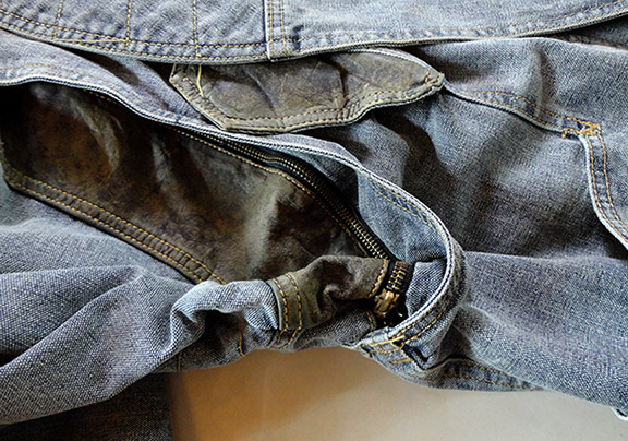 แจกเกดยีนส์ GASOLINE สุดเท่ห์ แยกแขนเป็นเสื้อกั๊กยีนส์ได้