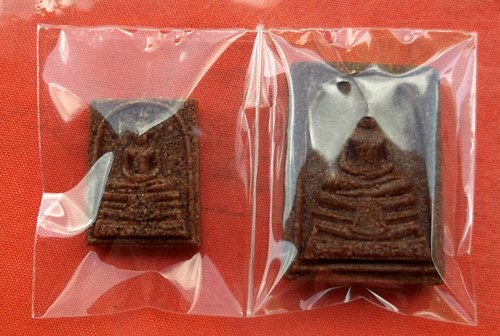 เริ่ม 10 บาท กับ พระเนื้อผงกระเบื้องหลังคาโบสถ์ หลวงพ่อพุทธโสธร   …G928