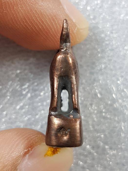 แพะรุ่นแรก หลวงพ่อสิน วัดระหารใหญ๋ เนื้อนวะ อุตผงพรายกุมาร ร าคาเคาะเดียว