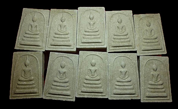 พระสมเด็จหลังพลอย หลวงพ่อสาคร จำนวน 10 องค์ ปี52 ราคาเบาๆ 