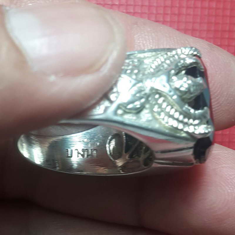 แหวนพญาครุฑ หลวงพ่อเส็ง วัดบางนา รุ่นแรก ปี 2522 หัวแหวนเป็นนิลเมืองกาญจนบุรี ท้องวงค์เบอร์ 64