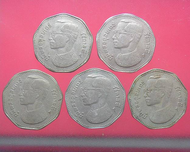 เหรียญ5บาทเก้าเหลี่ยมหลังครุฑ รัชกาลที่9ชุด5เหรียญเคาะเดียว