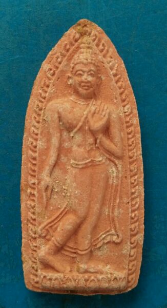 พระลีลาหลวงปู่แหวนออกวัดสัมพันธวงค์ปี16สวยๆครับ