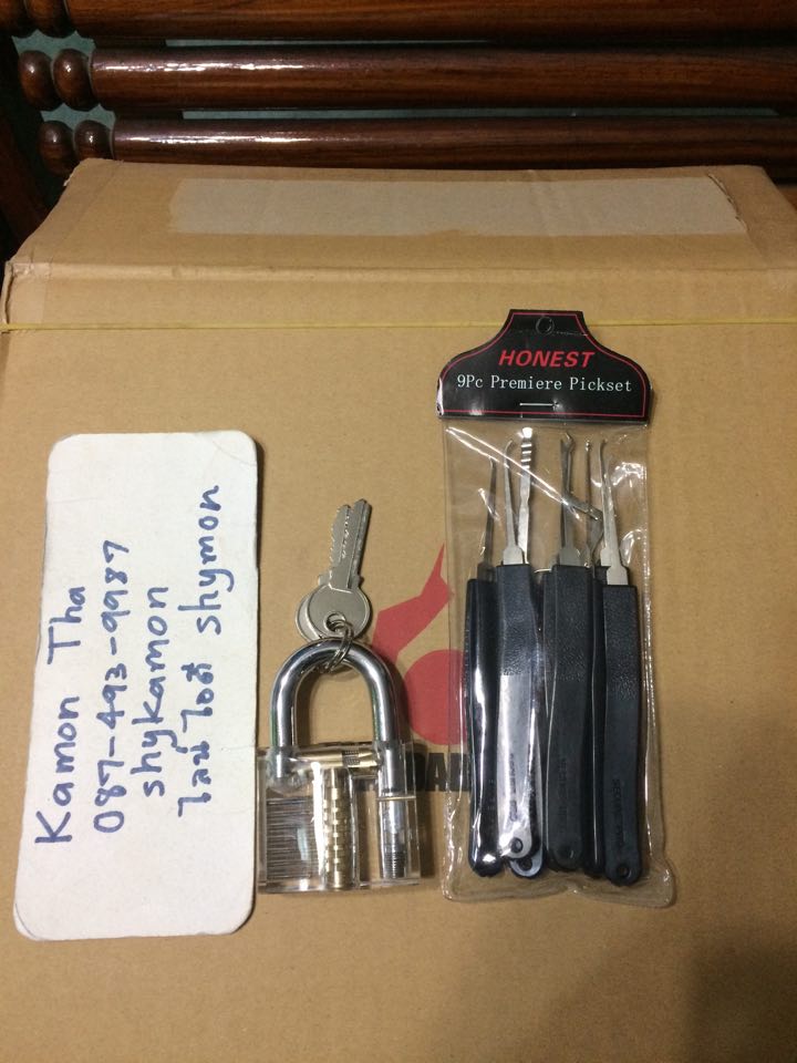 แม่กุญแจใสพร้อมกุญแจ2ดอกกับชุดสะเดาะ 11 ชิ้น