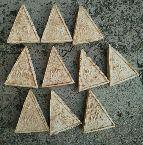 พระนางพญาหลวงปู่แหวนปี16ออกวัดสัมพันธวงค์10องค์สวยๆครับ