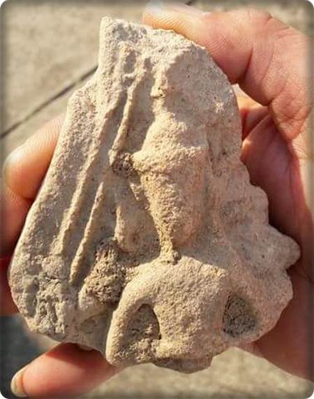 หน้าบรรณวัดใหญ่ชัยอยุธยาเก่าเก็บสภาพสวย