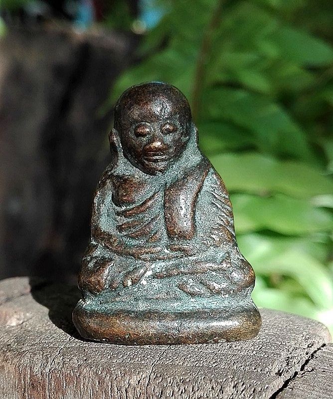 รูปหล่อหลวงพ่อเงิน วัดบางคลาน ปี28 รุ่น ปืนแตก " พิมพ์เศียรกลม " มีคราบเบ้า สนิมจับเดิมๆคลาสสิค