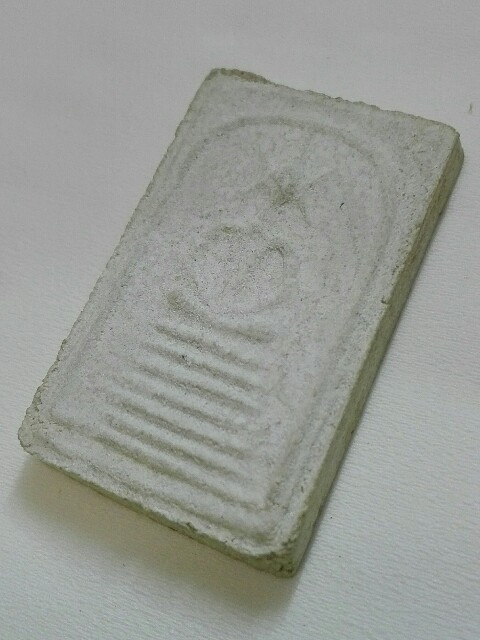 พระสมเด็จเกศไชโย รุ่นประวัติศาสตร์ ปี 2531 ฐาน 6 ชั้น 