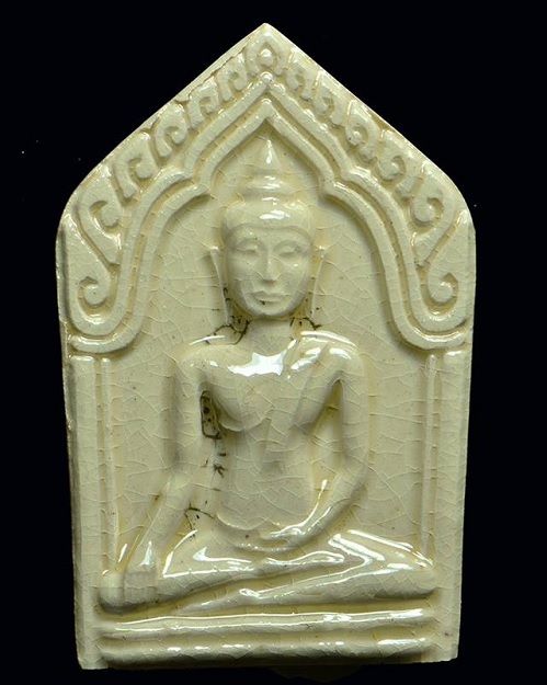ขุนแผนเคลือบรุ่นแรก เนื้อขาวมุก ฝังตะกรุดเงิน 3ดอก หลวงปู่ทิม วัดพระขาว ปี45...เคาะเดียวแดง...