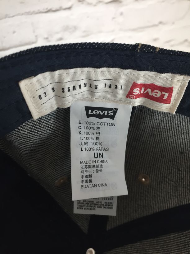 หมวกยีนส์ Levi's ของแท้