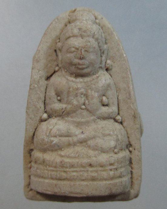 ๒๐ พระประทานพร เนื้อผง