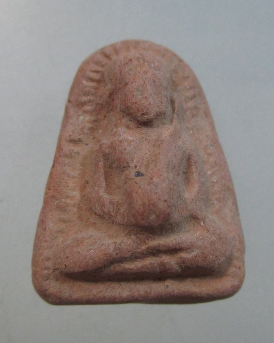 ๒๐ พระสังกัจจาย  เนื้อดิน