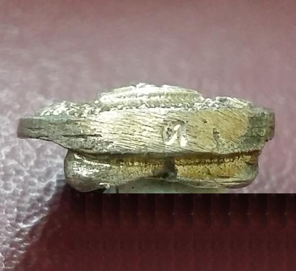 รูปเหมือนหยดน้ำเนื้อเงิน สมเด็จพระพุฒาจารย์โต รุ่น118ปี ผิวเงินสวยมากครับ ตอกโค๊ตชัดเจนครับ