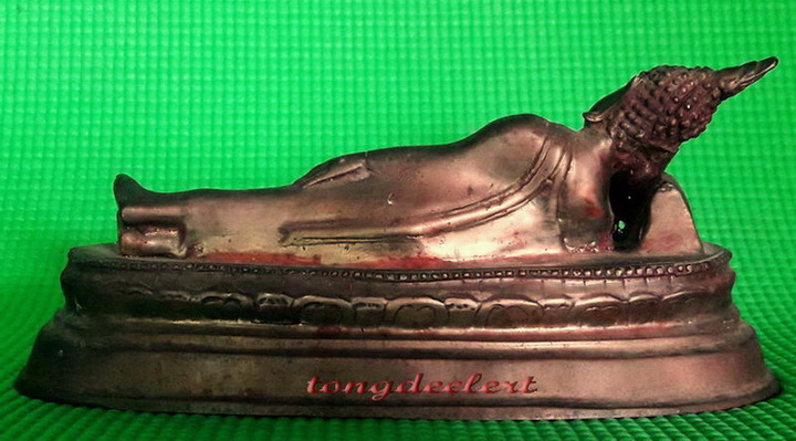 พระบูชาปางไสยาสน์ (พระประจำวันอังคาร) ใต้ฐานดินไทยค่ะ
