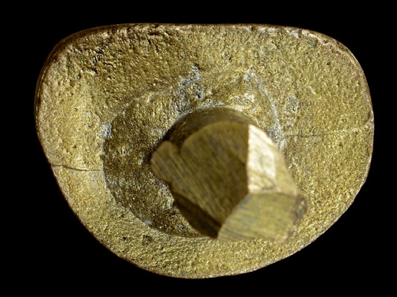 หลวงพ่อเงินช้างคู่. ไม่ตะไบก้น