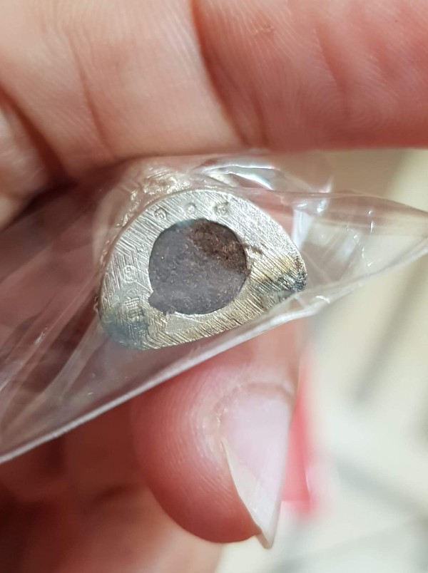 	สังกัจจายน์รับทรัพย์เนื้อเงินมีฐานก้นอุดผงหมายเลข108พระมีกล่องเดิมรับประกันพระเเท้ตามกฎครับ