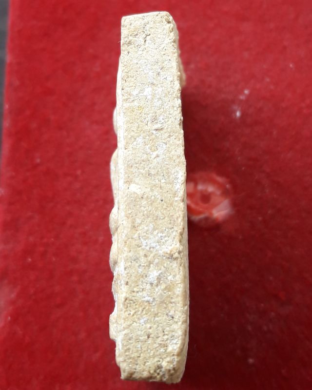 พระสมเด็จโนนผึ้ง หลวงปู่หมุน วัดโนนผึ้ง อ.กันทรารมย์ จ.ศรีสะเกษ