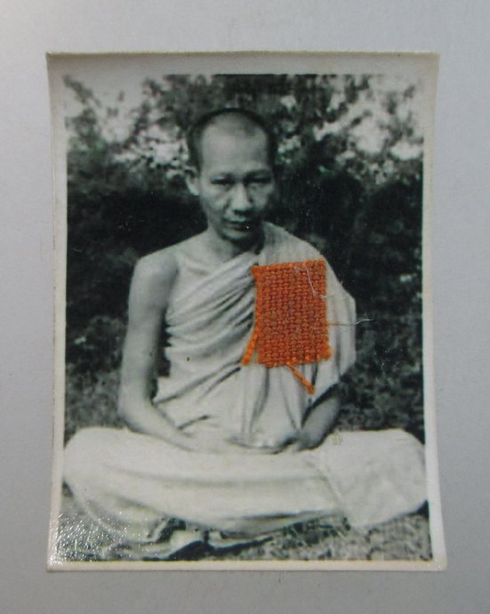 ๒๐ รูปหลวงพ่อเกษม เขมโก ติดจีวร