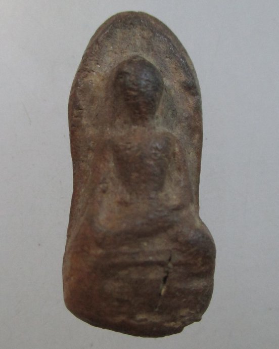 ๒๐ พระรอด ไม่ทราบที่ 