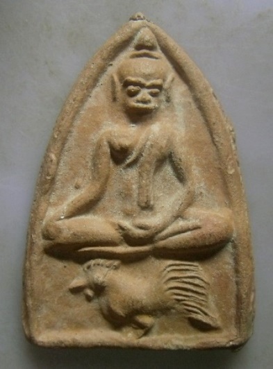 **วัดใจ**พระพุทธทรงไก่ เนื้อดิน เก่าๆ ไม่ทราบที่**สวยๆ เชิญชชมครับ 