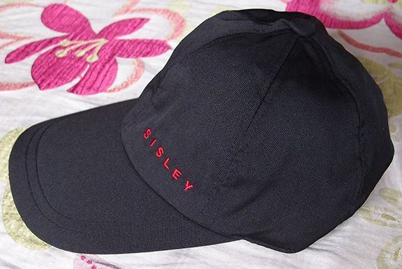 หมวก SISLEY สีดำ สวยๆ ฟรีไซส์ พิเศษมีแถมหมวก asics และ bodyglove ให้ฟรีด้วยครับ