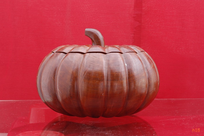 ฟักทอง แกะจากไม้