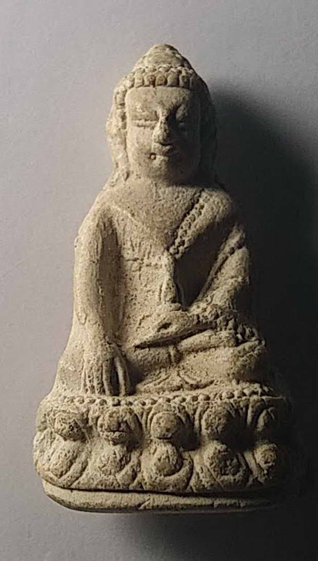 พระกริ่งเนื้อผงไม่ทราบที่  (เขย่าไม่ดังนะครับ)  เคาะเดียวเท่านั้น 