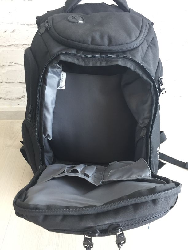 กระเป๋าเป้ Quiksilver สีดำ 