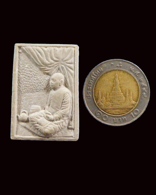 พระผงนั่งปักกลด หลวงปู่บุญหนา ธมฺมทินโน วัดป่าโสตถิผล จ.สกลนคร