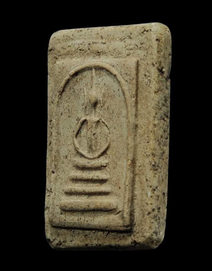 พระสมเด็จ วัดเกศไชโย พิมพ์ 3 ชั้น นอกพิมพ์  ค่ะ 