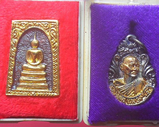 หลวงพ่อแพ วัดพิกุลทอง สิงห์บุรี 2องค์เคาะเดียวแดง