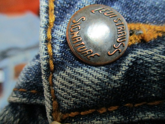 กางเกงยีนส์ Levi’s Authentics Signature