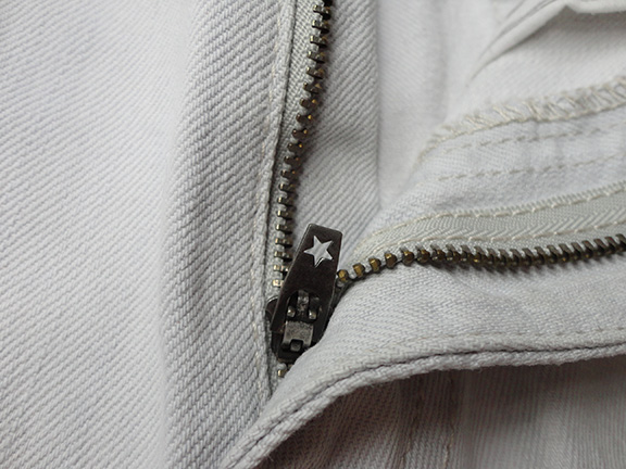 ยีนส์ CONVERSE ของแท้ครับ หายากในเมืองไทยครับ ตัวนี้จากนอกโดยตรงเลยจ้า