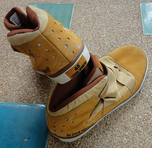 รองเท้า lecoq sportif ของแท้ upperบน เป็นหนังน้ำตาล เบอร์ 41 ครับ