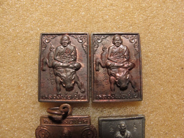 		หลวงพ่อเปิ่น วัดบางพระ 4องค์ครับ ขี่หมู ขี่เสือ และขวัญถุงสภาพสวยครับ