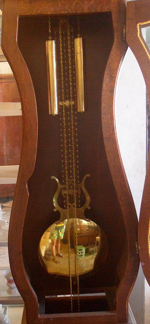 นาฬิกาตั้งพื้น รูปทรงกีต้าร์ น้ำเข้าจากเยอรมัน เดินดีครับ สภาพสวยงานเก่า