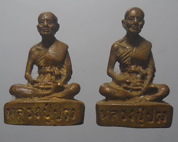 รูปหล่อหลวงปู่ปรง สาสโน วัดธรร มเจดีย์ สิงห์บุรี2องค์  ชุดที่2
