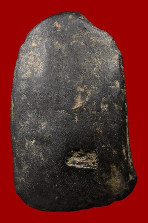 พระรอด เนื้อดิน กรุวัดป่ากล้วย จ.ลำปาง