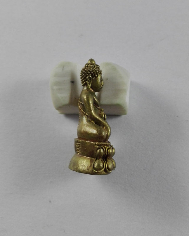 พระชัยวัฒน์ รุุ่น.ตั๊กม้อ เนื้อนวะโลหะแก่ทองคำ ปี2537 ปลุกเสก2แผ่นดิน ไทย-จีน