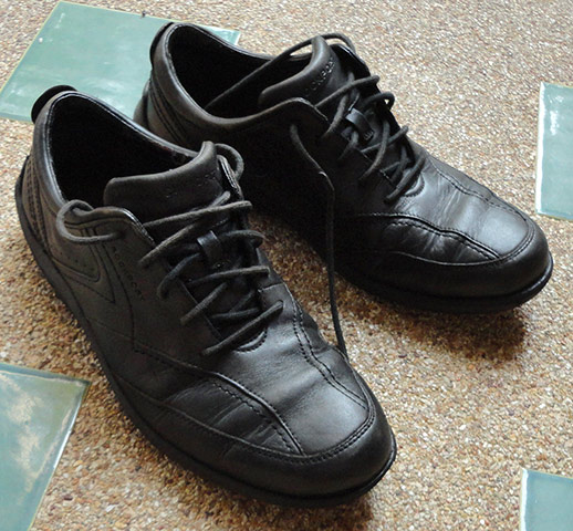 รองเท้า rockport ของแท้ แบรนด์ดัง USA เบอร์ 42 สวยๆครับ รุ่นนี้ร่วมกับ Adidas ผลิตพื้นให้