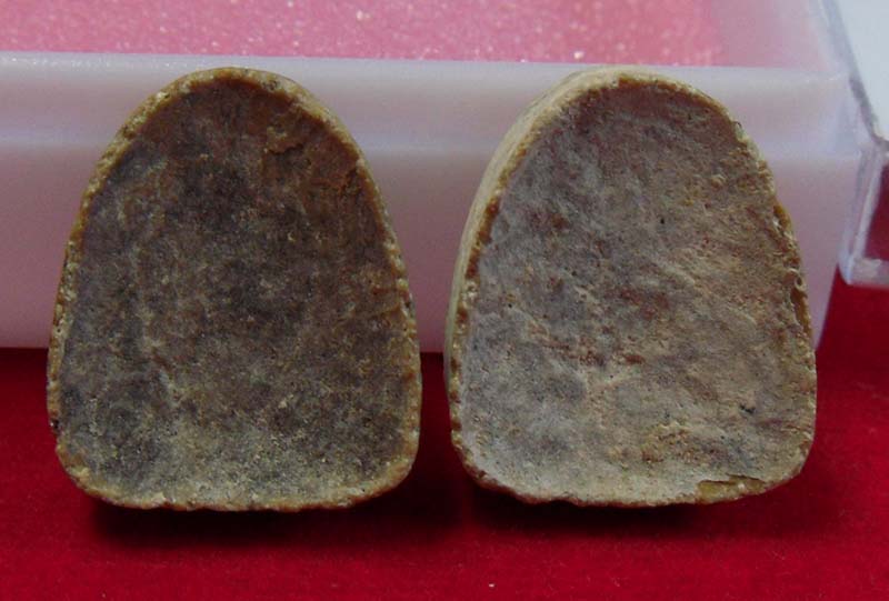 พระปิดตา วัดพลับพลา หลังเรียบ เกจิอาจารย์ดังร่วมปลุกเสกพิธีใหญ่ พ.ศ. 2516