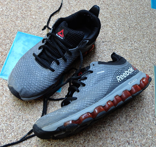 รองเท้า Reebok ของแท้ รุ่น JET FUSE sneakers เจลพื้นแดงส้ม มีรีวิวให้ดู จะขาย990.-