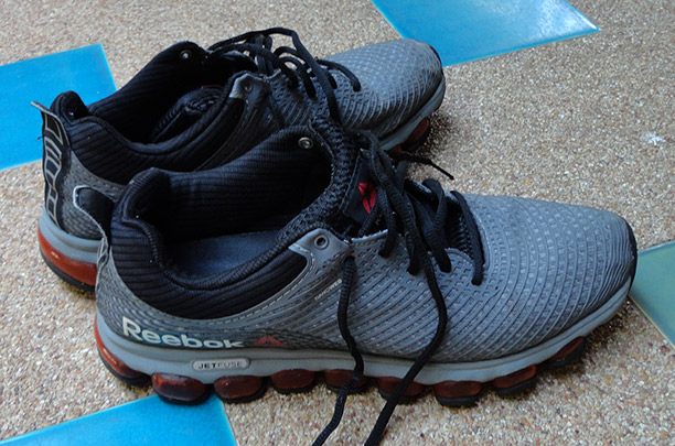 รองเท้า Reebok ของแท้ รุ่น JET FUSE sneakers เจลพื้นแดงส้ม มีรีวิวให้ดู จะขาย990.-