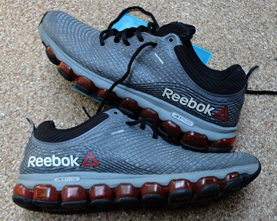 รองเท้า Reebok ของแท้ รุ่น JET FUSE sneakers เจลพื้นแดงส้ม มีรีวิวให้ดู จะขาย990.-