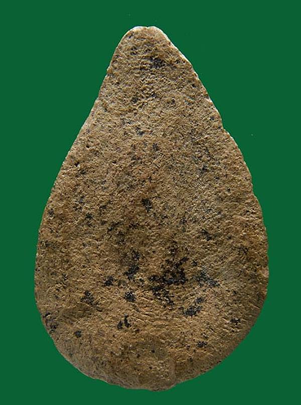 พระกลีบบัวกรุวัดลิงขบ สภาพพอสวยมีหน้ามีตา สวยๆพระหนาดีครับ มาพร้อมบัตรรับรองพระแท้