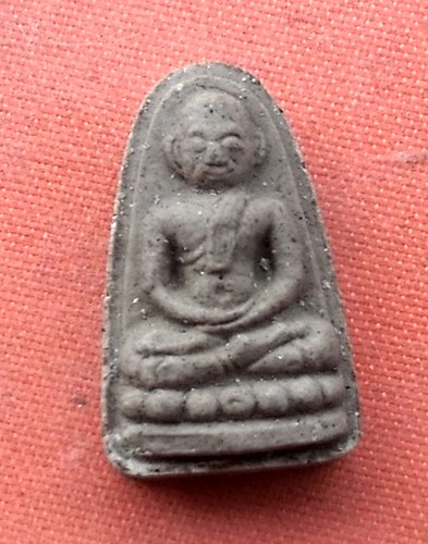 เริ่ม 10 บาท กับ ผงพระเพชรหลีก  …J87