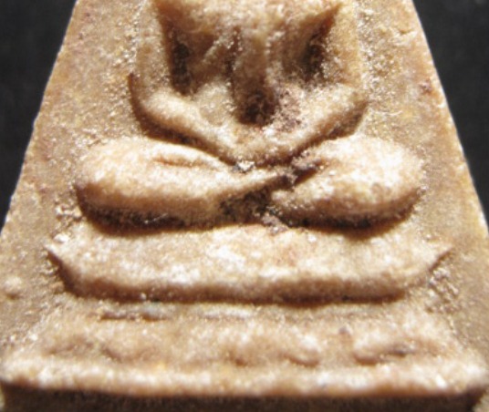 พระนางพญาสมาธิ ปี2516 เนื้อผง วัดบ่อวิน จ.ชลบุรี หลวงปู่ทิม ปลุกเสก