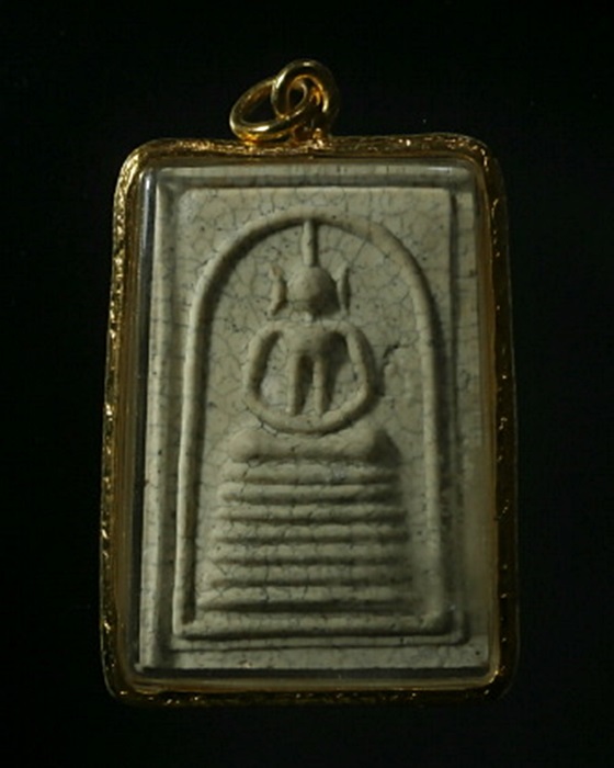 สมเด็จวัดระฆัง คณะ ๙ รุ่น " ย้อนยุค ๑๐๘ ปี " พิมพ์อกร่อง